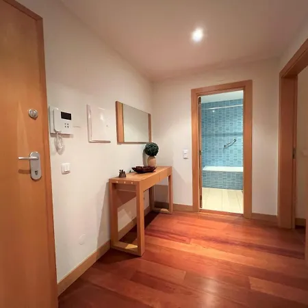 Modern 2 With Pool By Homing Apartman