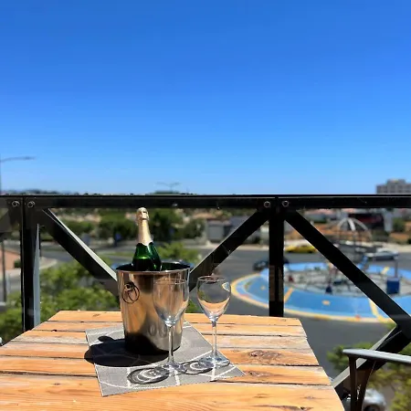 Апартаменты Modern 2 With Pool By Homing *